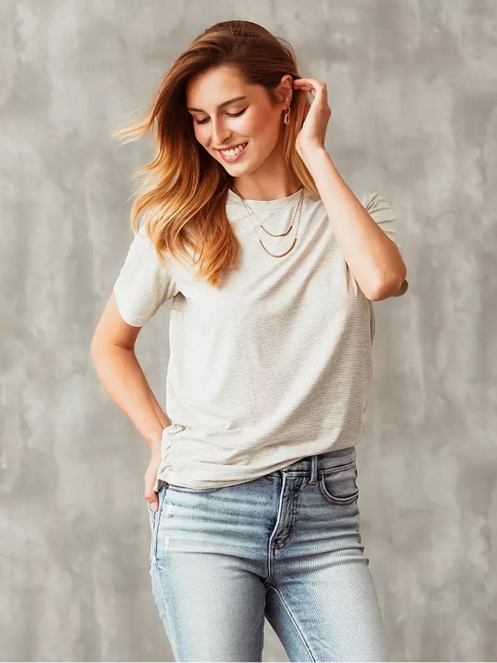 Buckle Cream Striped Short Sleeve Crewneck Tee w/ Ruched Sides - 0096